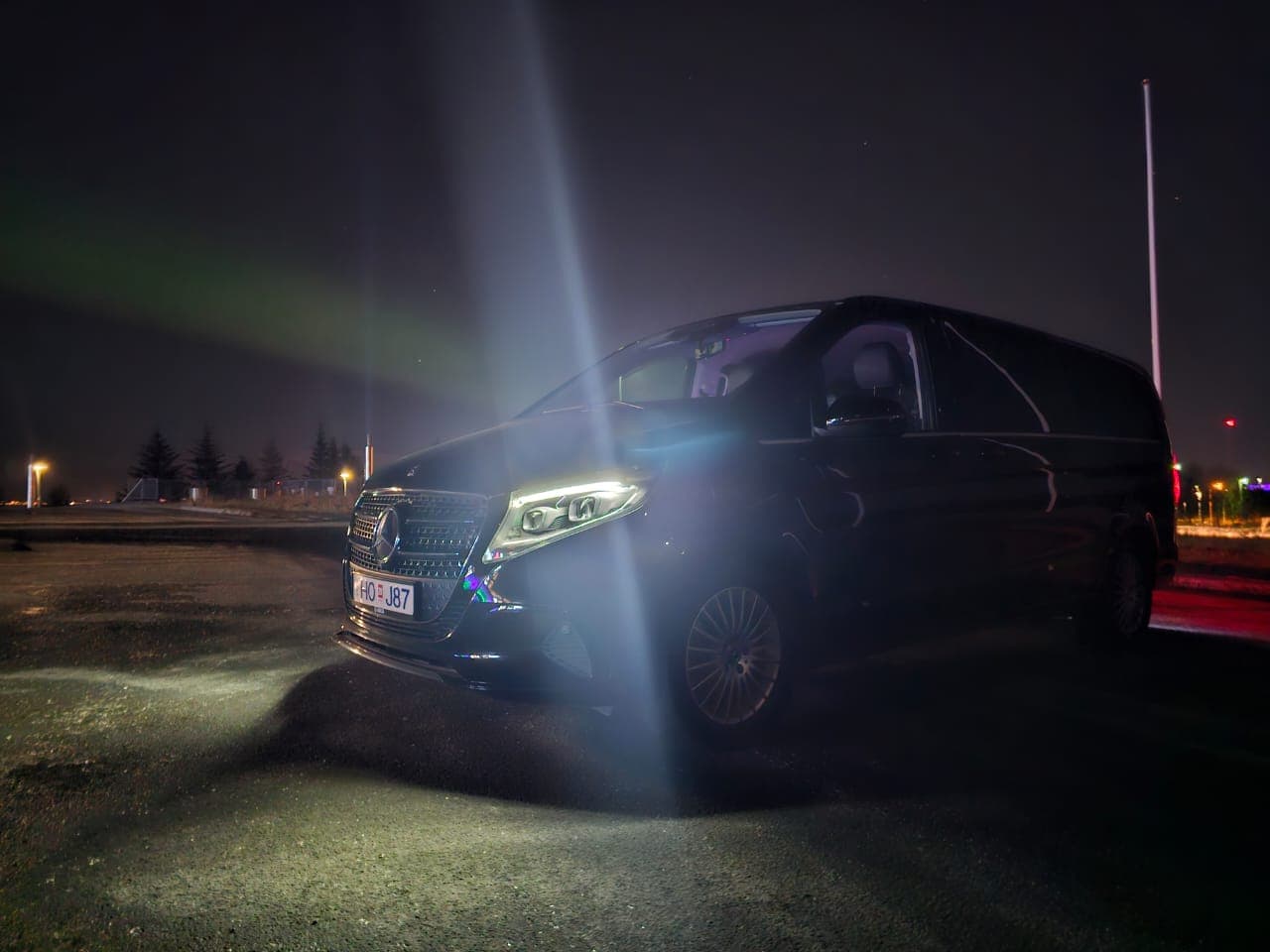 Private Transfer: Keflavik Airport → Reykjavík MPV 6 Pax (standard)