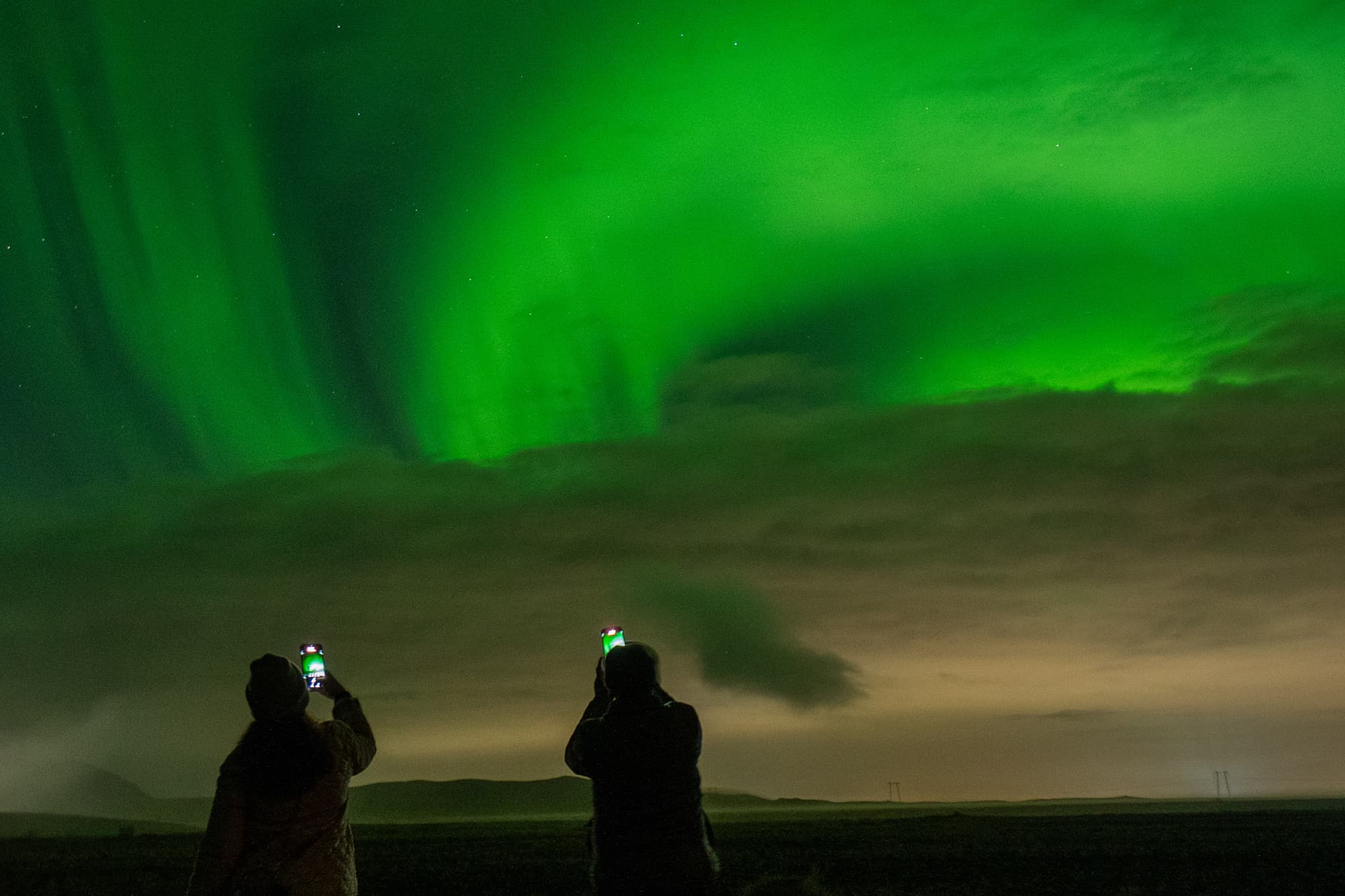 Northern Lights in Mini Bus with Local Pastries, Hot Chocolate, and Photos - photo 3