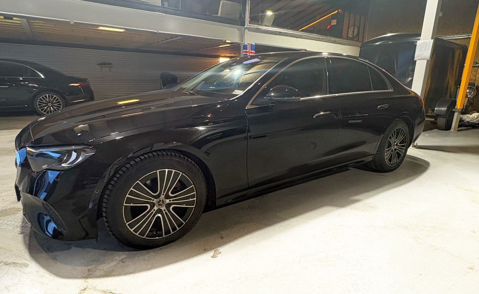 Private Transfer: Keflavik Airport → Reykjavík in Sedan - photo 2