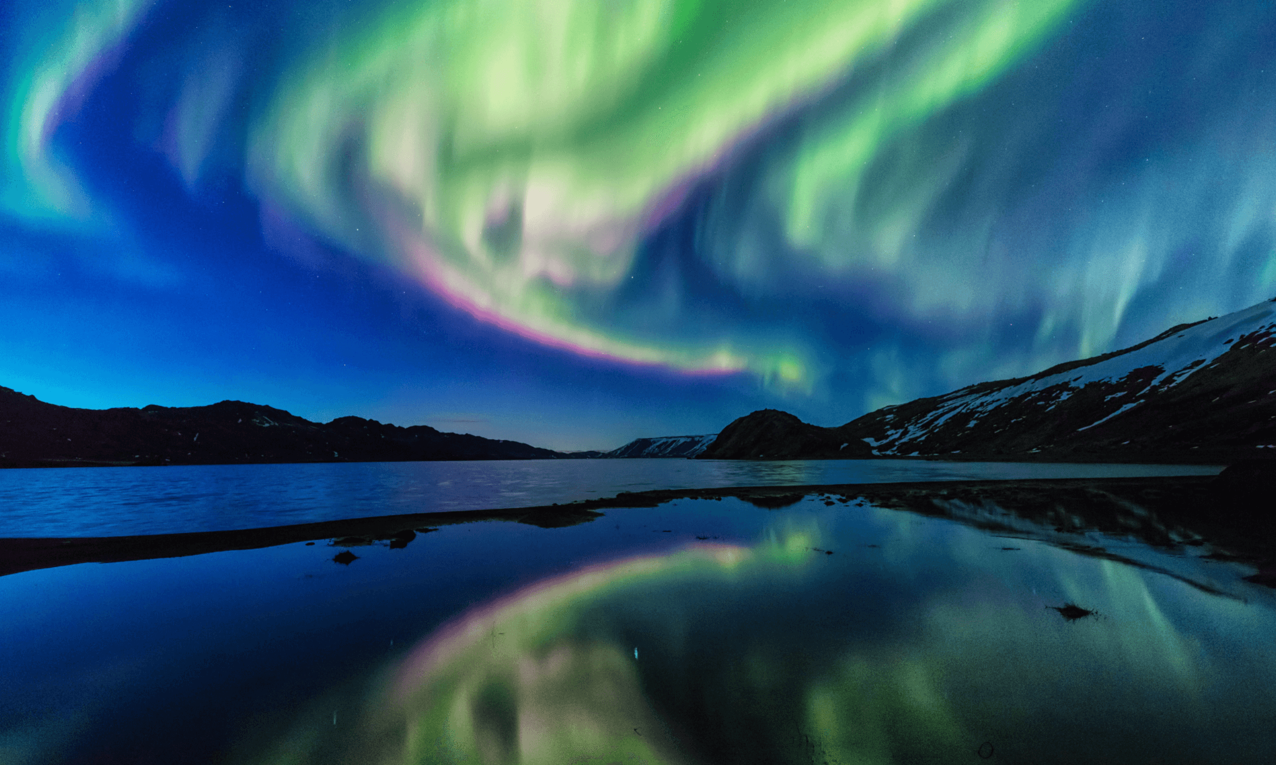 Private Northern Lights Tour from Reykjavik with Refreshments, Photos, and Expert Guide - photo 4