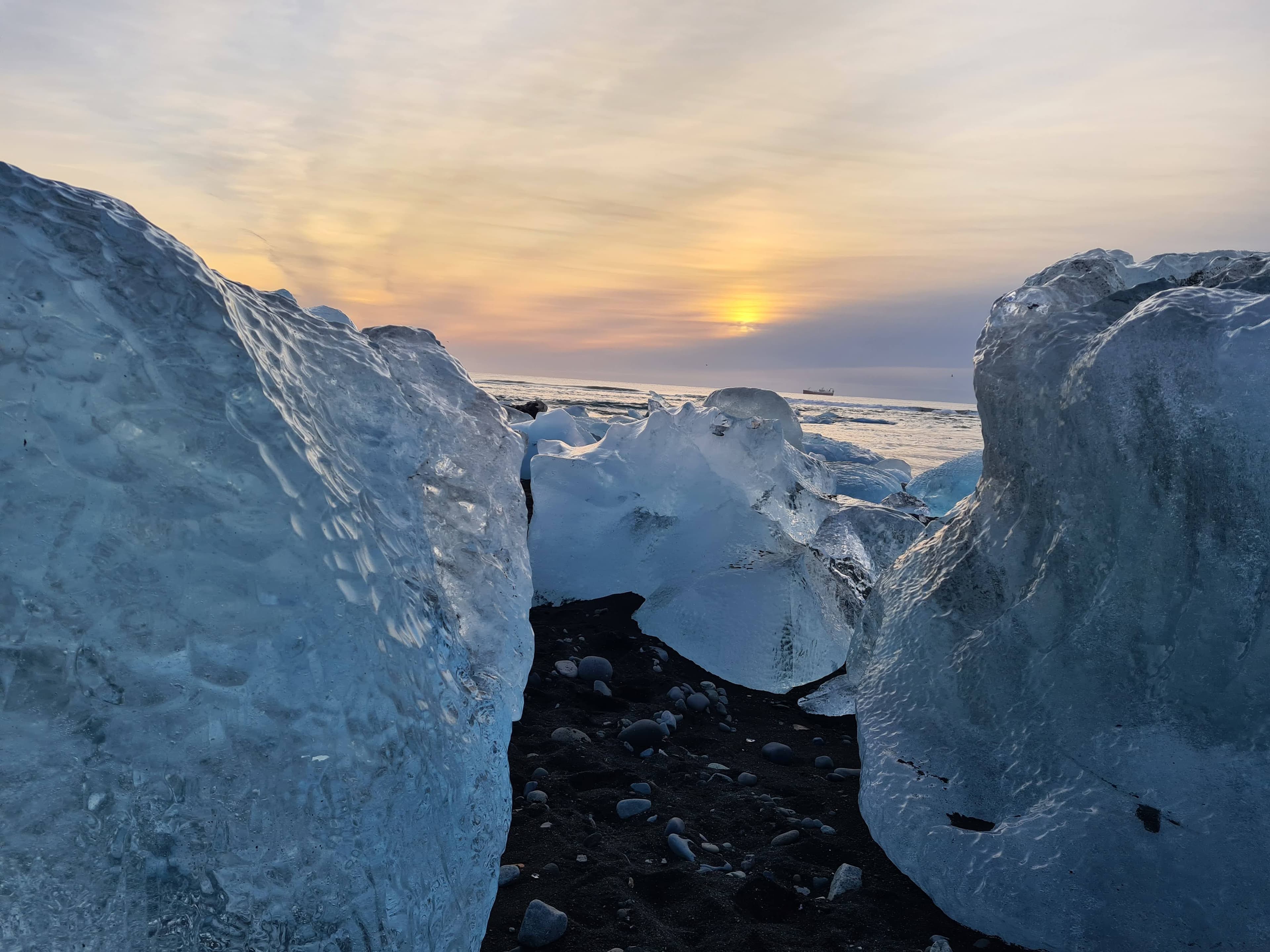 Jökulsárlón & Diamond Beach – A Tailored Private South Coast Experience for Families - photo 3