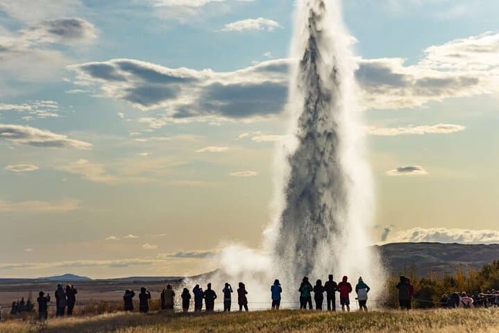 Golden Circle & Blue Lagoon Escape with Friðheimar Farm