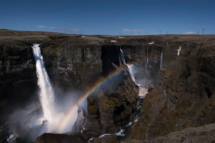 Private Hiking Guided Tour: Vikings and Waterfalls