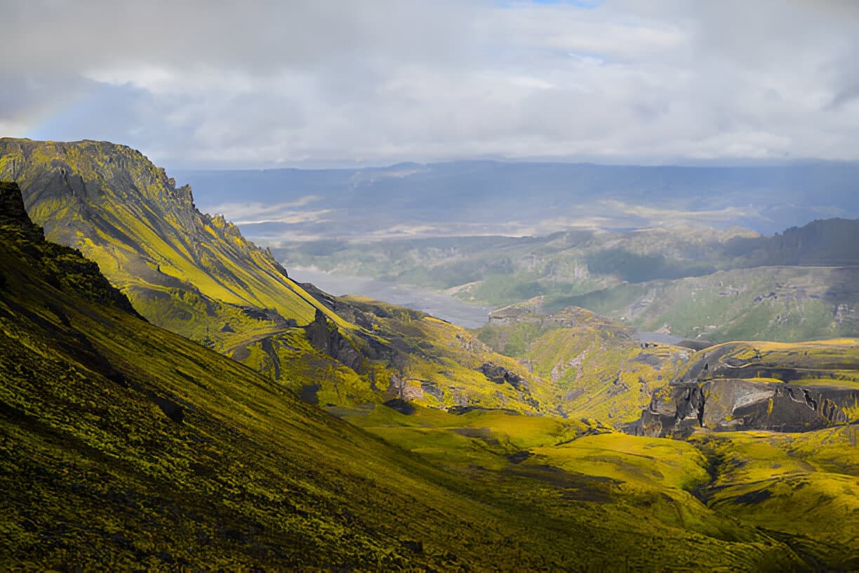 Highland Bus: Reykjavík / Hella / Hvolsvöllur to Thórsmörk Transfer