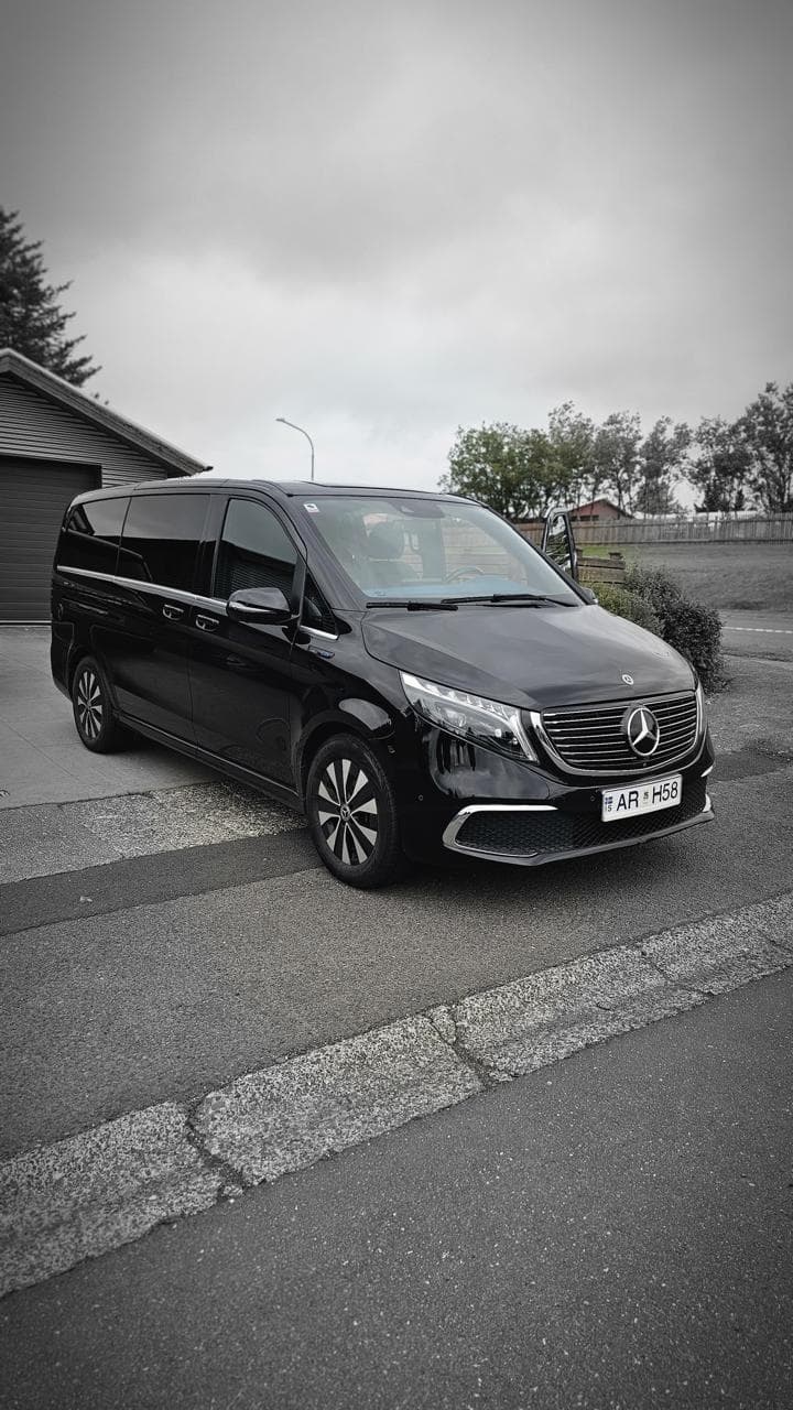 Private Transfer:  Reykjavík →  Keflavik Airport MPV  / SUV 5–6 Pax (standard) - photo 4