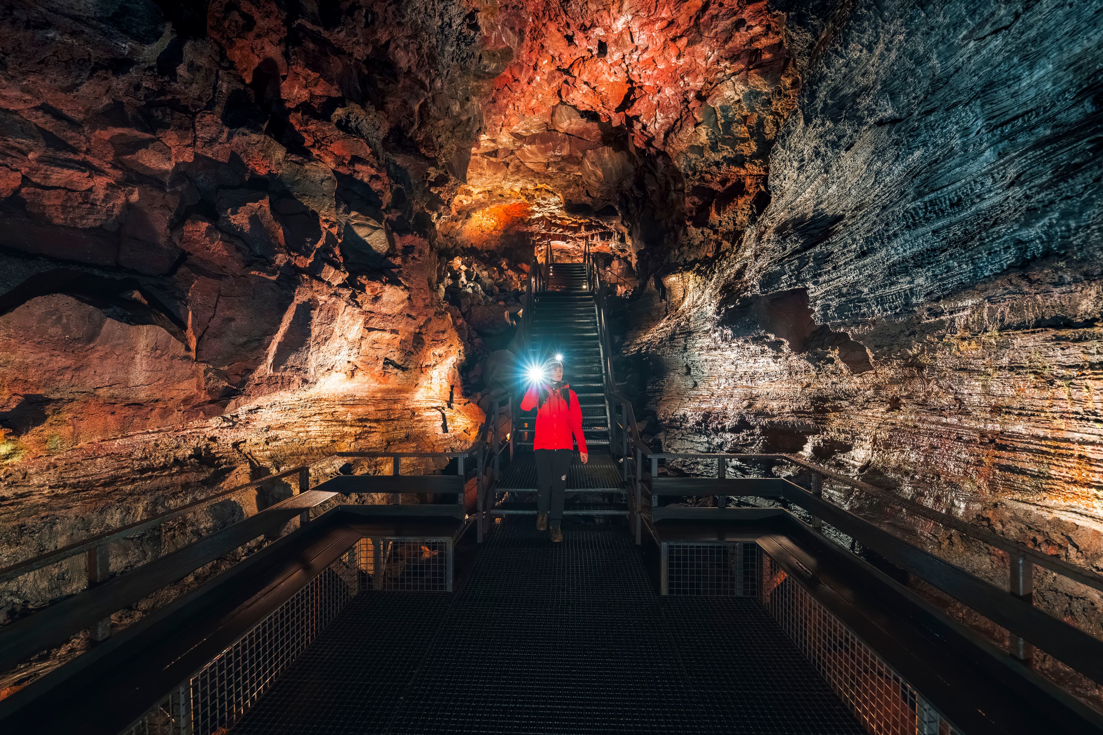 Volcanic Caves and Craters: The Lava Tunnel, Grindavík & Reykjanes Lava Fields Combo Tour - photo 25