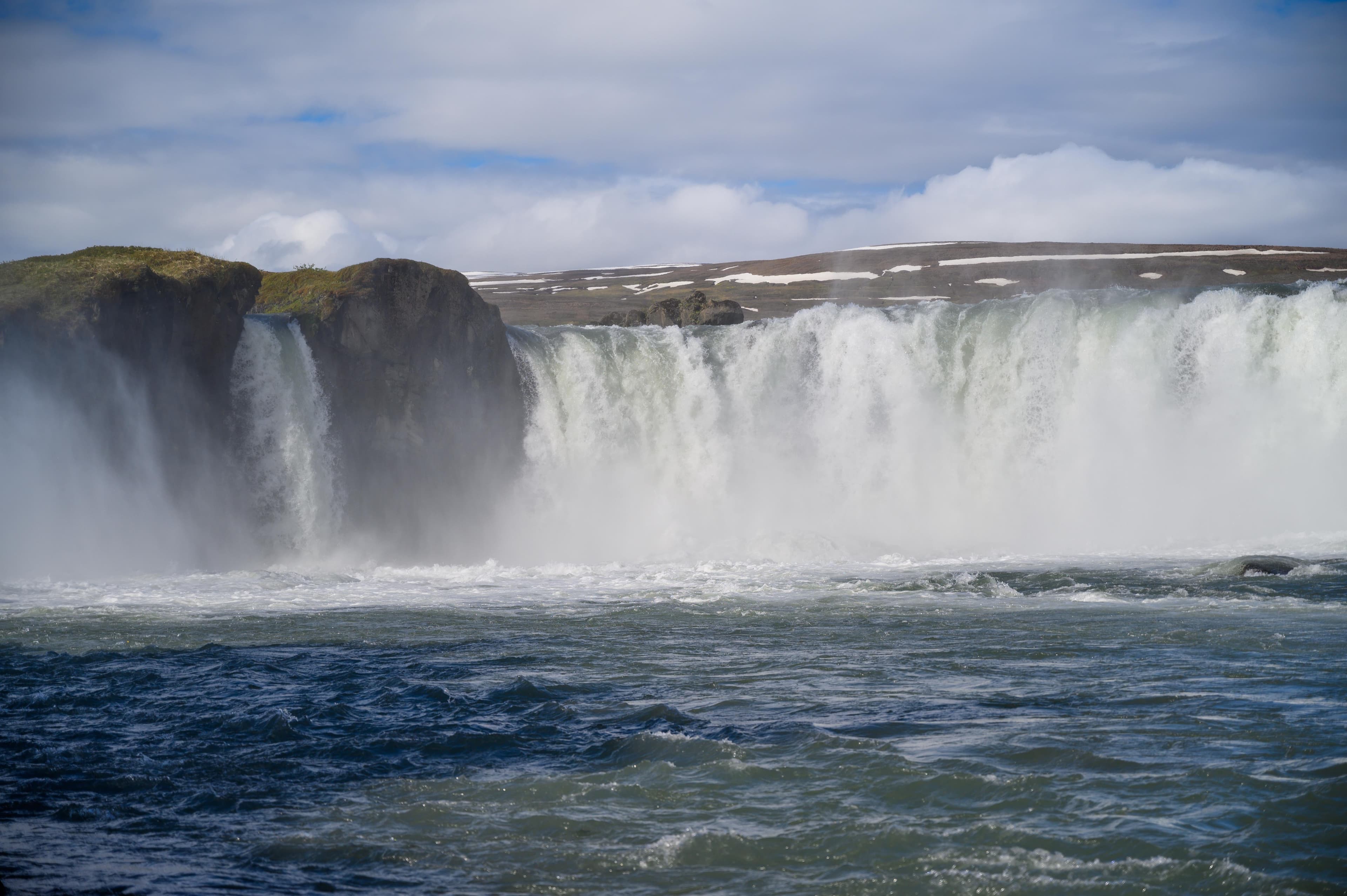 Diamond circle, waterfalls and amazing landscapes - photo 2