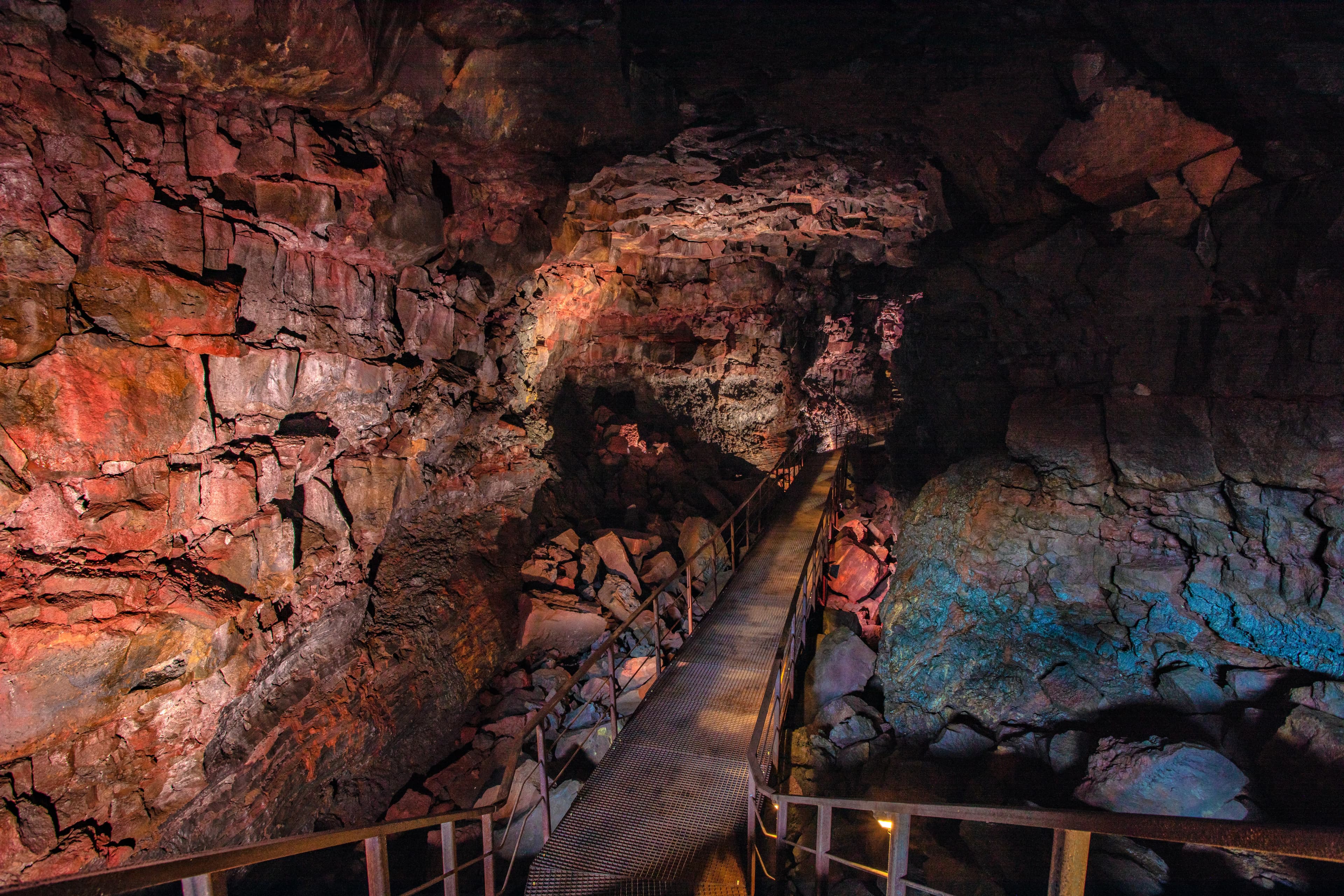 Black & Blue - Lava Tunnel + Silfra Snorkeling - photo 13