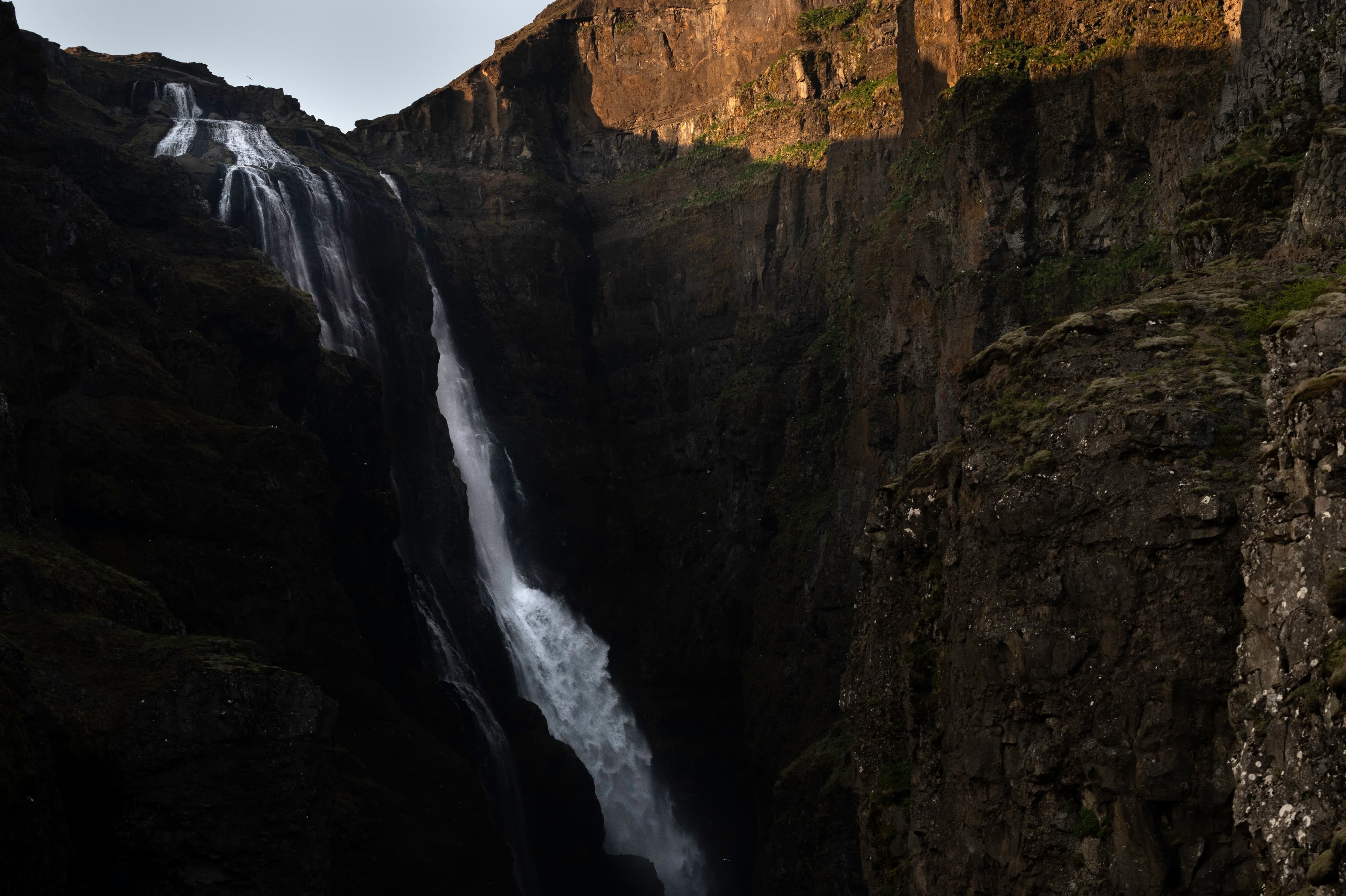 Private Hiking Tour to Glymur Waterfall: Minivan Transfer - photo 4