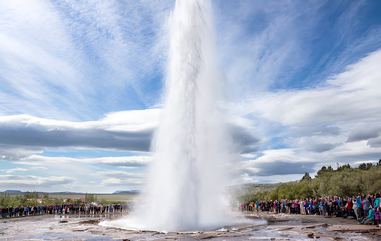 Golden Circle in Spanish with Kerid Crater & Local Farm Visit in Small Group - photo 3