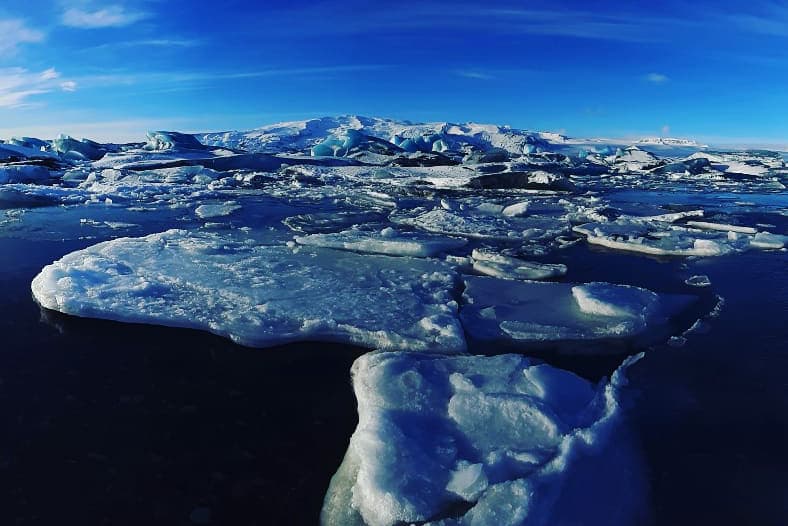 Jökulsárlón & Black Diamond Beach Private Tour