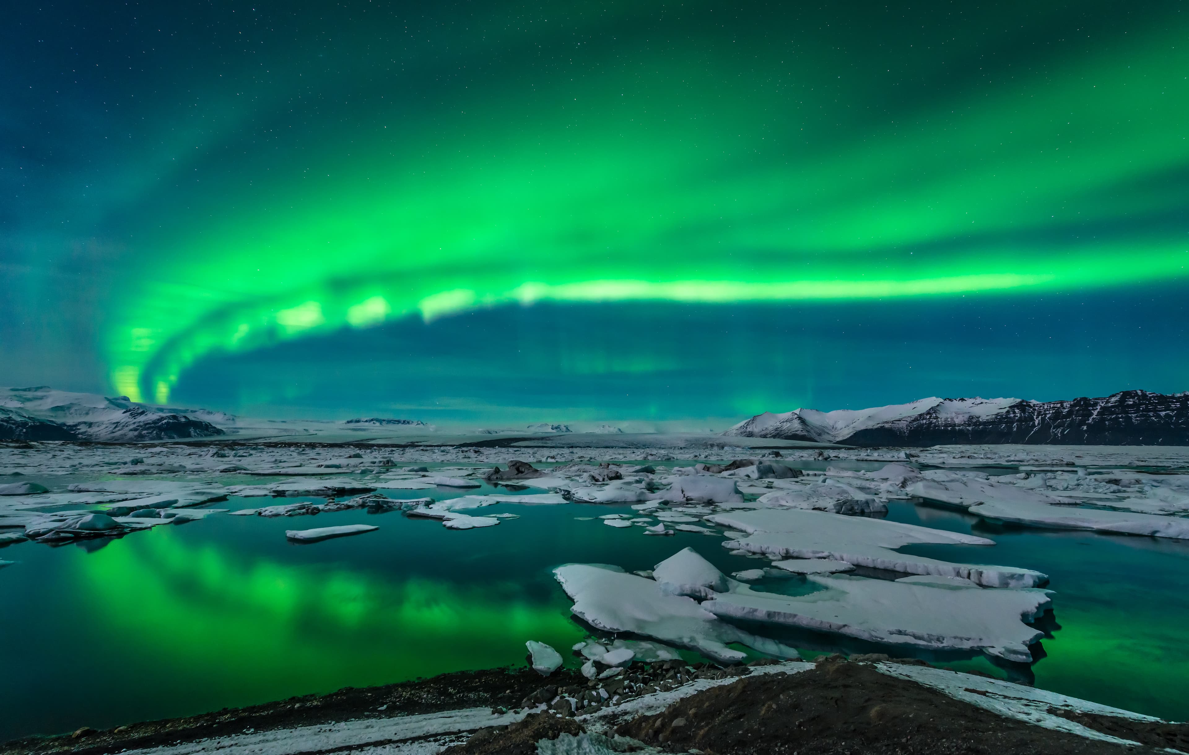 Northern Lights Tour from Reykjavik, With Photographs, Local Pastrys and Hot Chocolate
