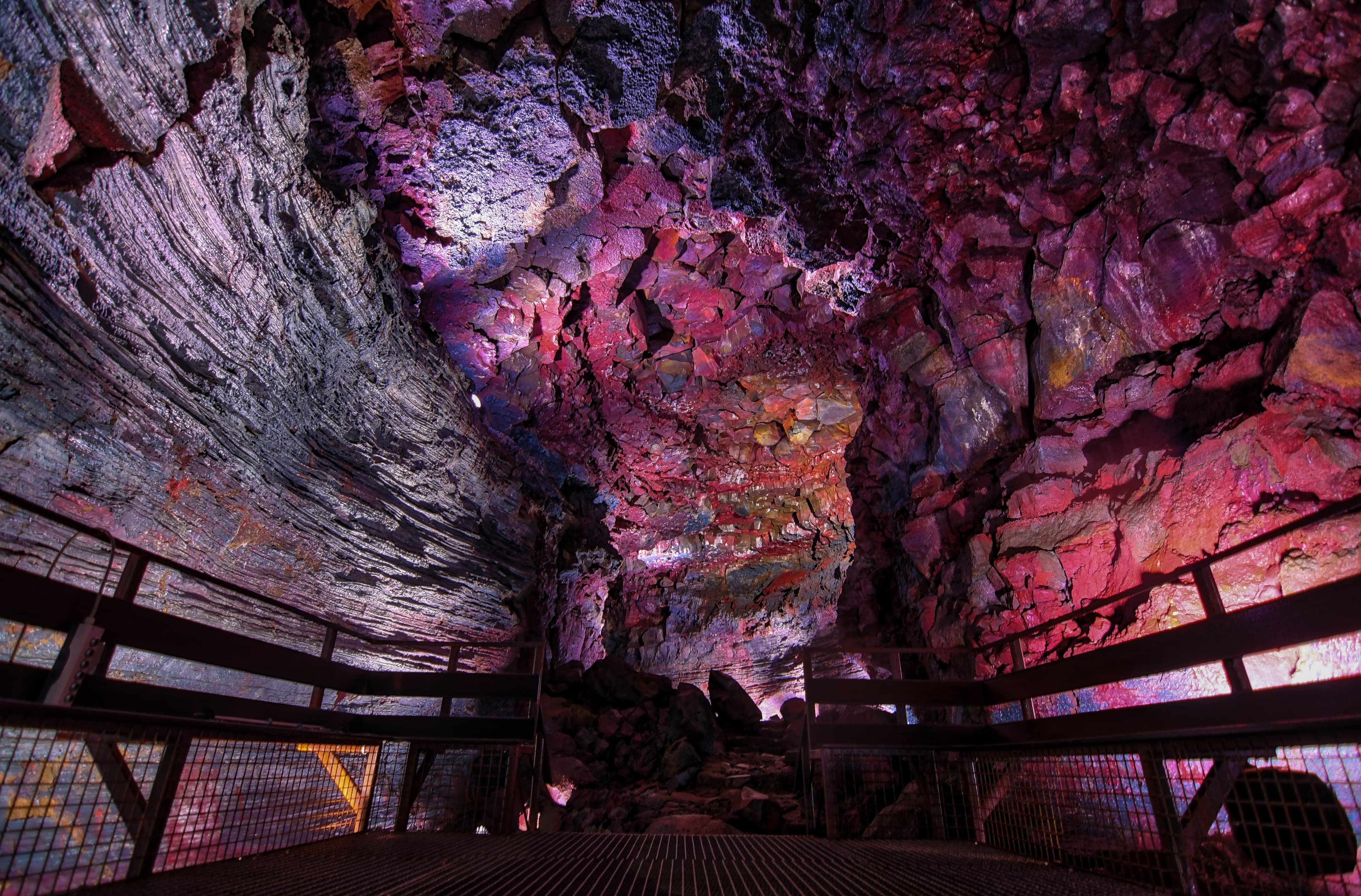 Volcanic Caves and Craters: The Lava Tunnel, Grindavík & Reykjanes Lava Fields Combo Tour - photo 26