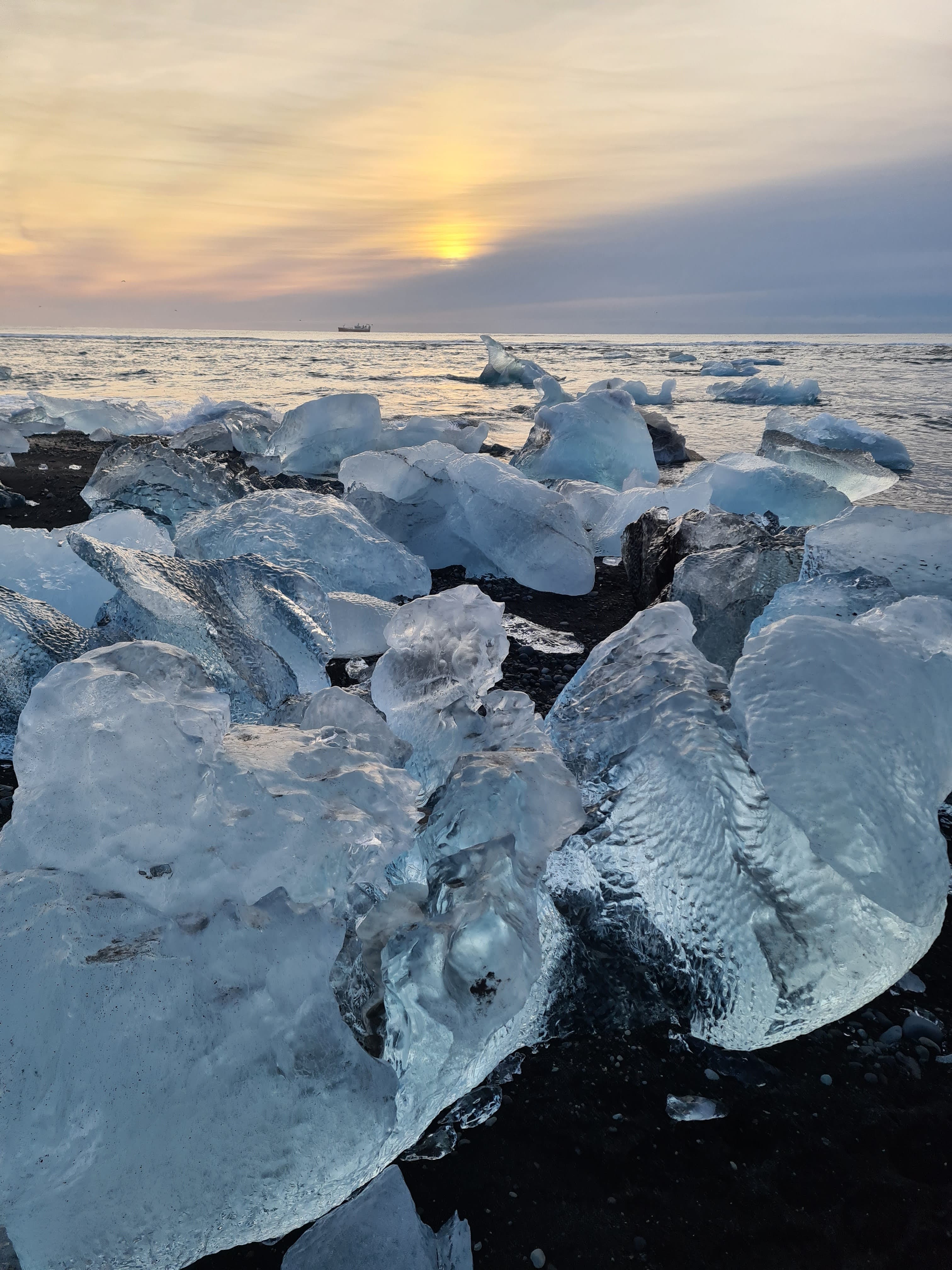 Jökulsárlón & Diamond Beach – A Tailored Private South Coast Experience for Families - photo 4
