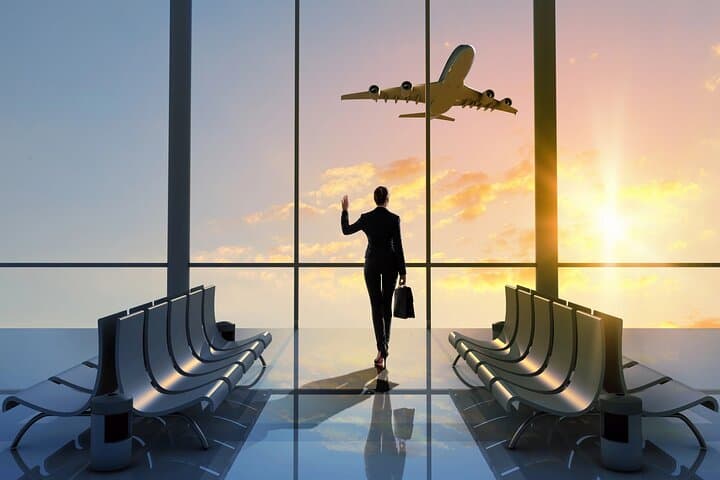 Reykjavik Iceland: Private Transfer to/from Keflavik Airport KEF