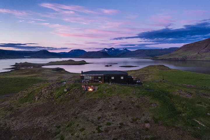 Hvammsvik Hot Springs: Private Round Trip Transfer with 3-Hour Visit - photo 4