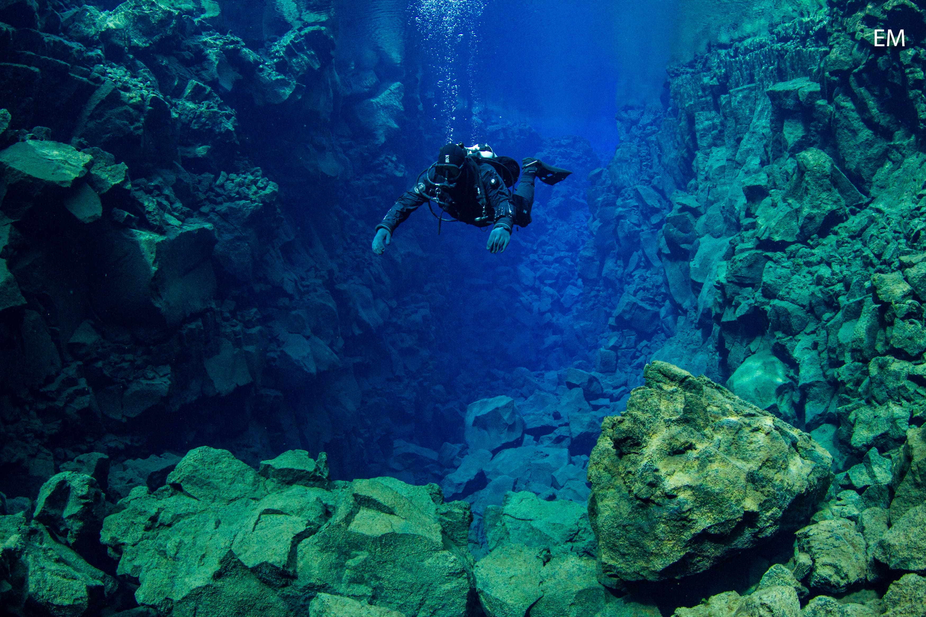 Deep Into the Blue - Silfra Diving from Reykjavík - photo 3